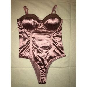 ✨NWOT Fashion Nova Satin Bodysuit✨